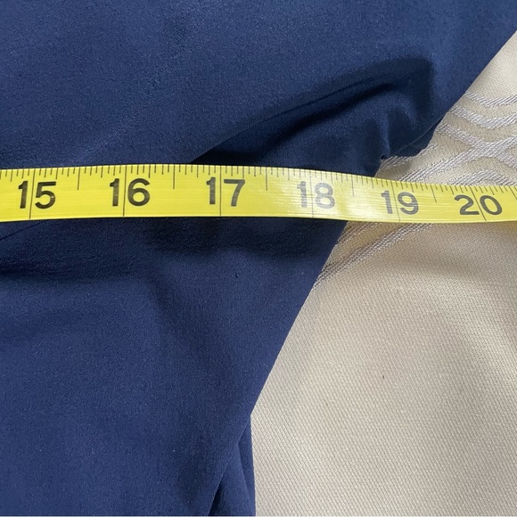 LIDA BADAY {M} Top Twist Stretch Short-Sleeved Navy Blue - Picture 4 of 6